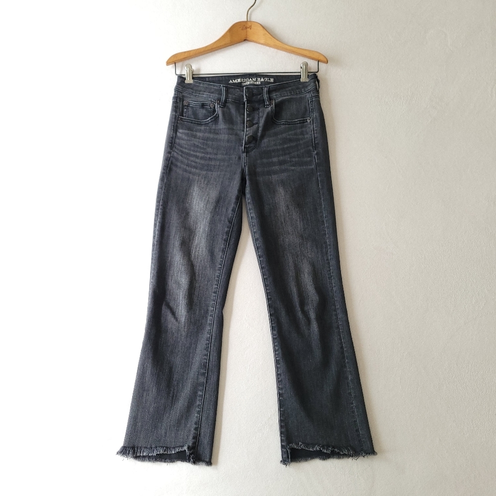 American Eagle Hi-Rise Crop Flare Button Fly Black-Washed
Stretch Jeans SZ 6 Reg